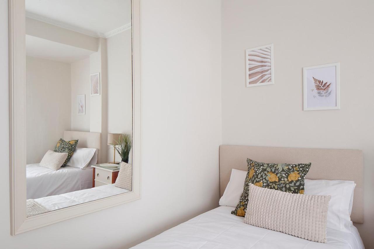 115A - Amplia Vivienda En Playa San Lorenzo Gijón Eksteriør bilde